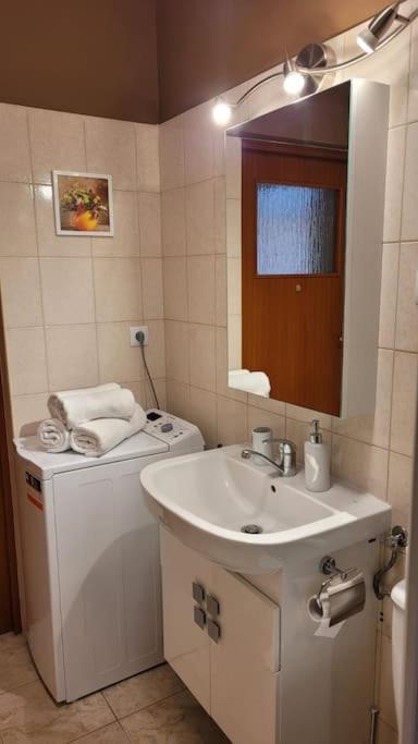 Cozy Modern Apartment Sunrise Studio 35M2 Balcony 3 Persons Cracóvia Exterior foto